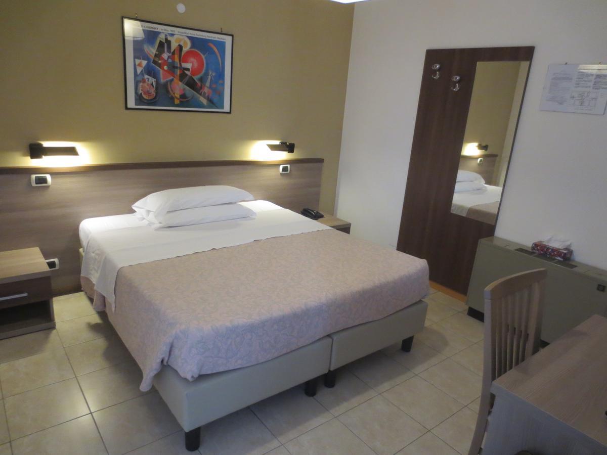 Hotel Armando' S Sulmona Bagian luar foto